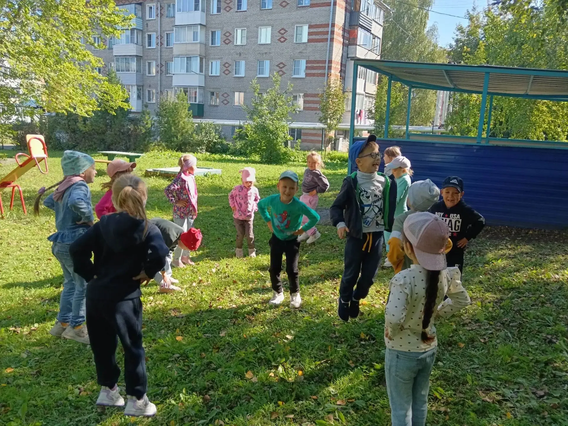 Сейчас на календаре конец августа, до наступления календарной осени остаются считанные ...