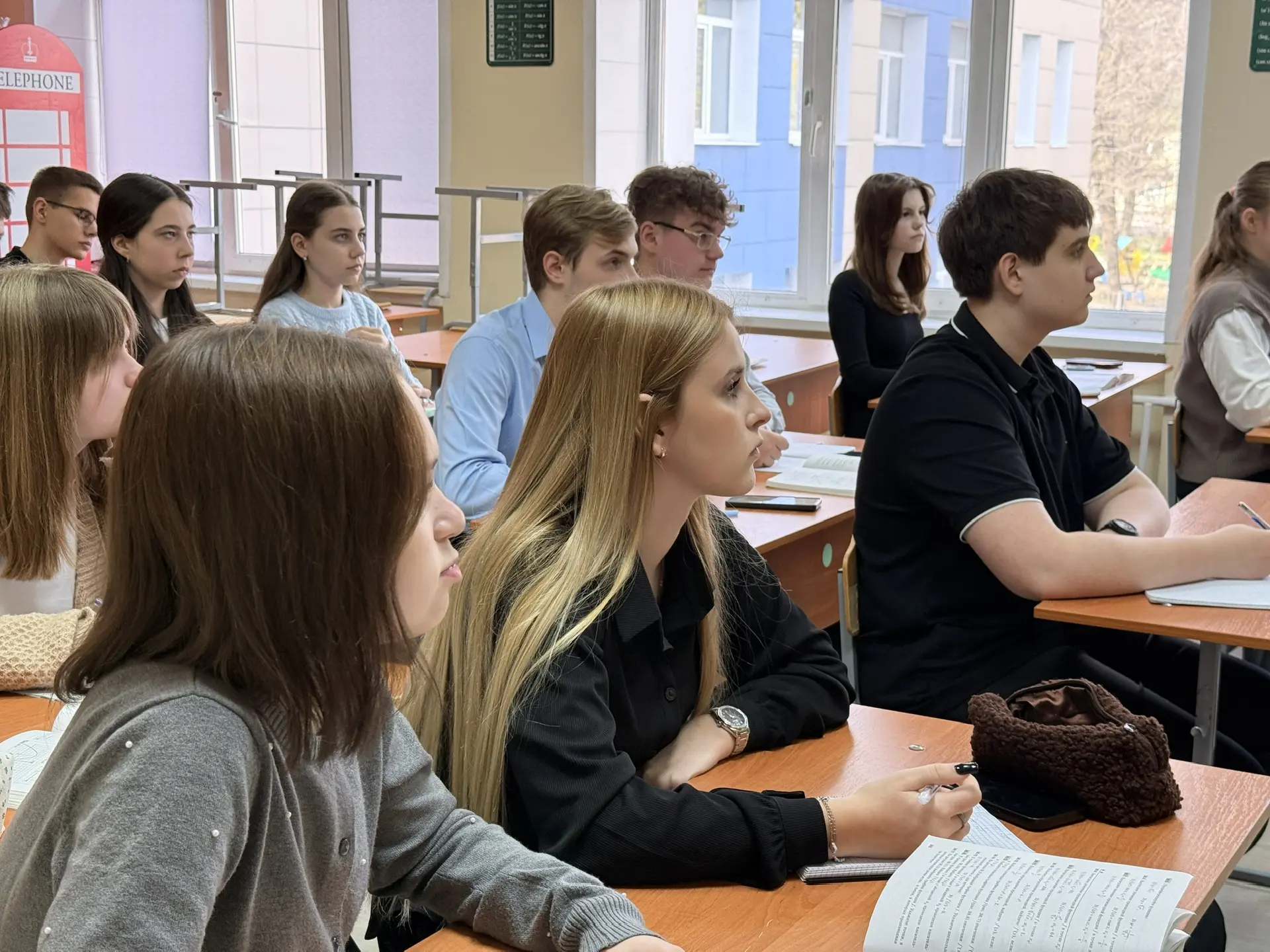 Никто не забыт, ничто не забыто В нашей школе прошёл урок мужества, приуроченный ко Дню памяти жертв