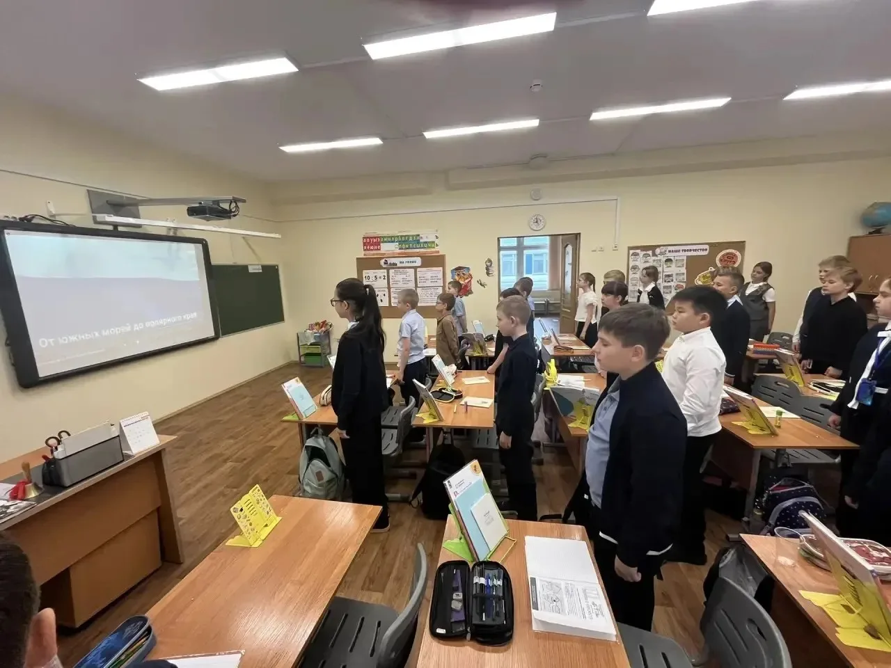 Сегодня в ходе наших «Разговоров о важном» ученики 4 класса «Б» вспоминали о подвиге Ле...