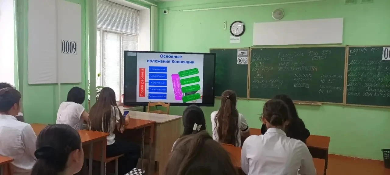 В целях выполнения комплекса профилактических мер, направленных на недопущение распространения в обр