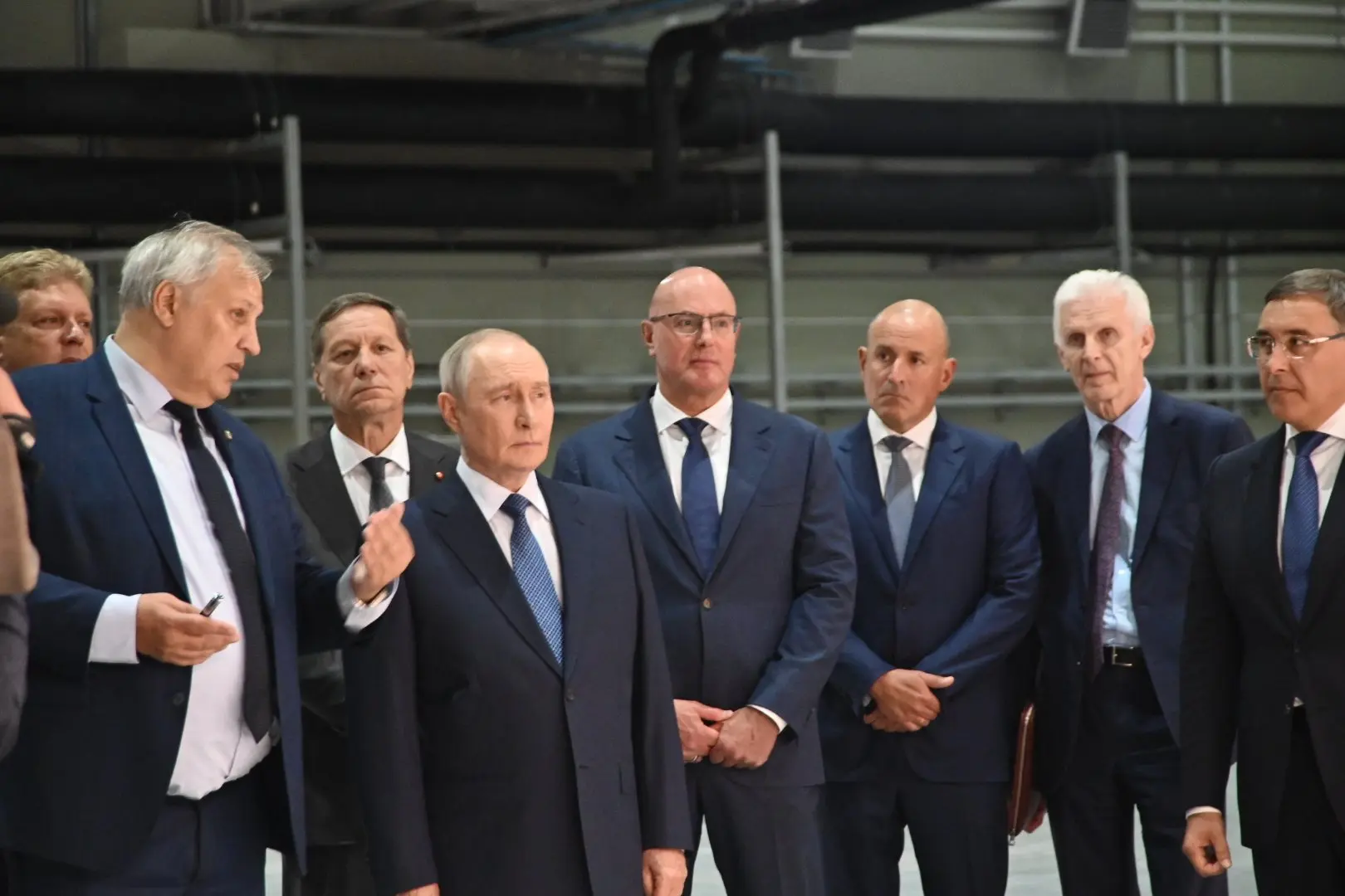 💫 Это реально впечатляет: Президент России Владимир Путин осмотрел мегасайенс-установк...