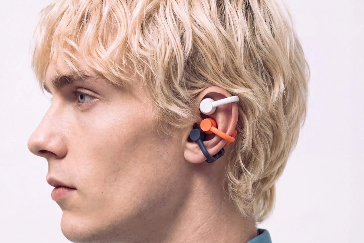 🎧 Nothing представила открытые наушники CMF Clip Pro за $99.

🔋 Новинка получила необычную клипсов
