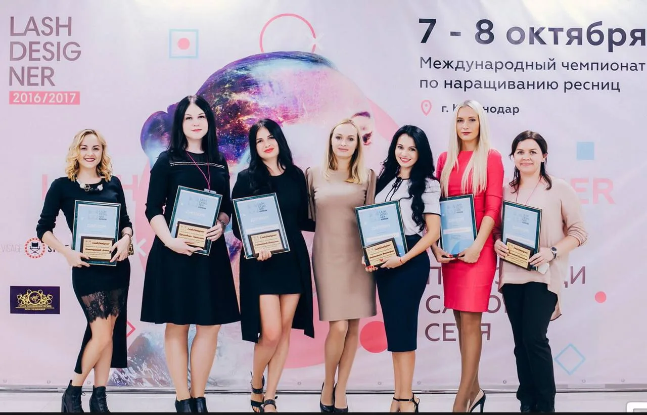 Сначала я работала и училась, работала и училась! Постоянно! Много🙌