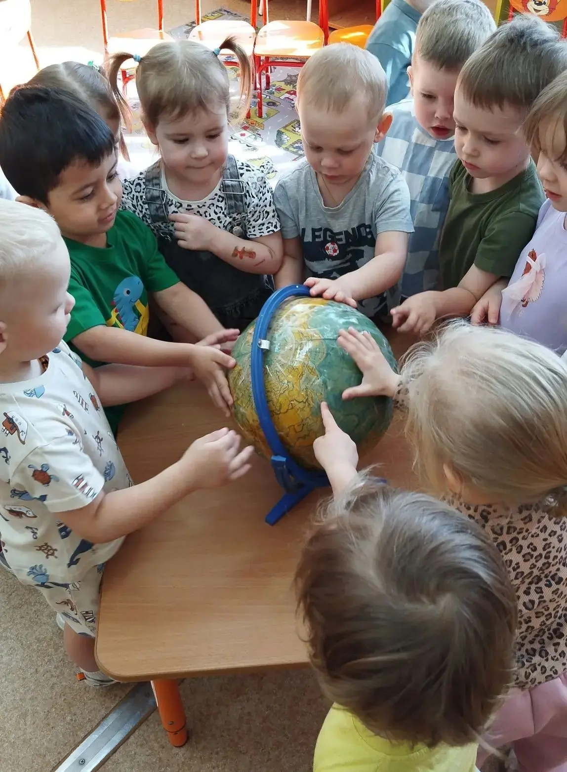 В рамках тематической недели " Наша планета Земля" в первой младшей группе"Гномики" про...