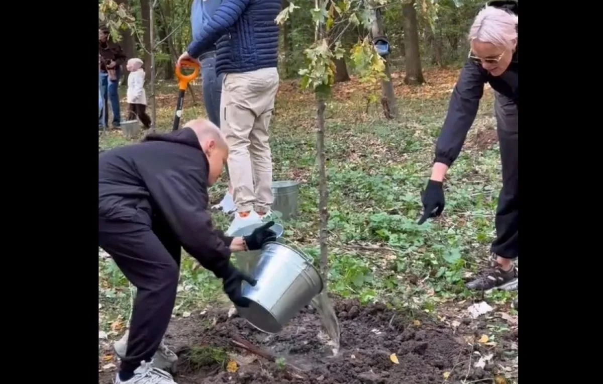 🍃 20 саженцев дуба пополнили лесной фонд Центрального парка культуры и отдыха им. П.П....