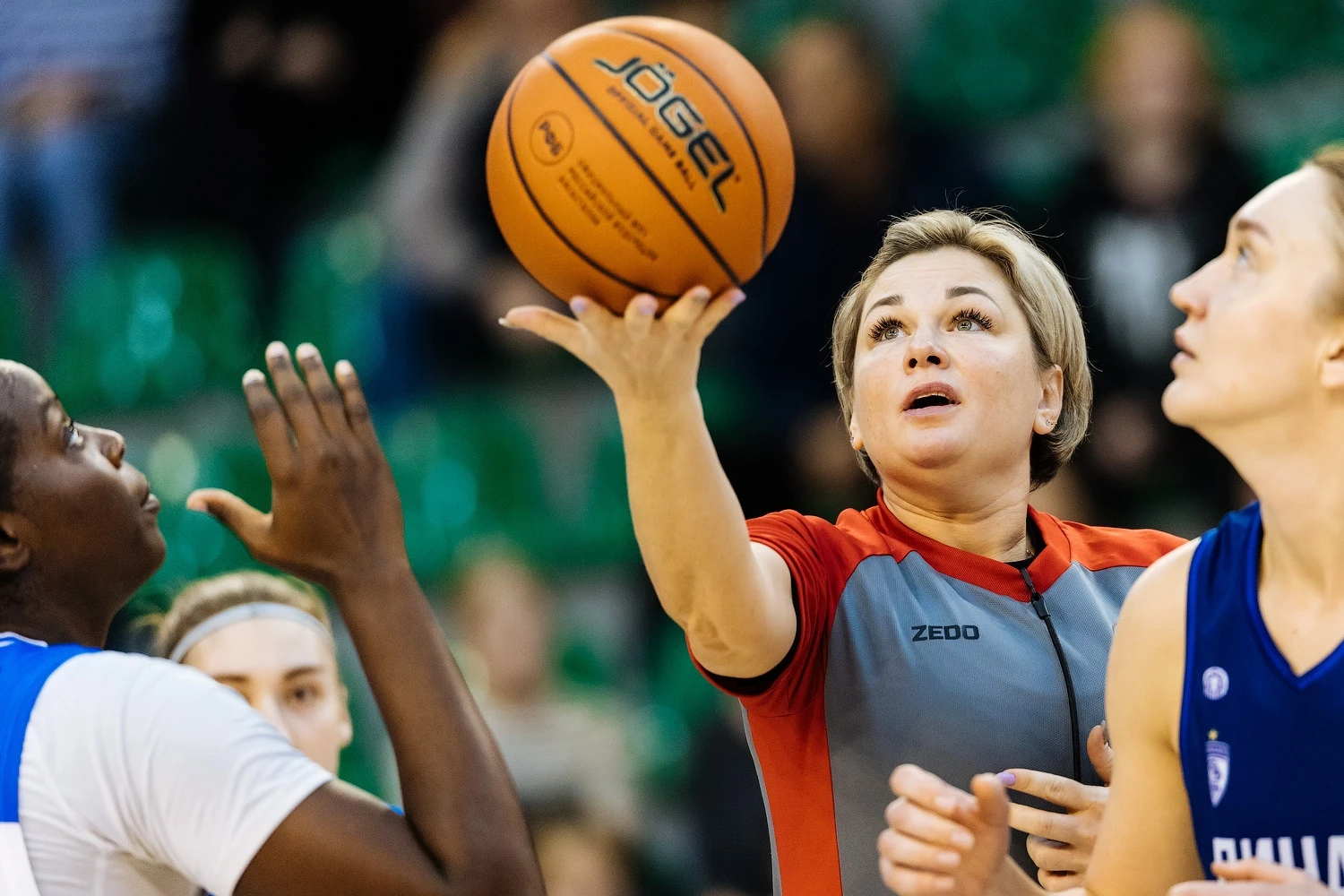 🏀 Курское «Динамо» стартовало в Премьер-лиге. Новый сезон девушки открыли в Новосибирс...
