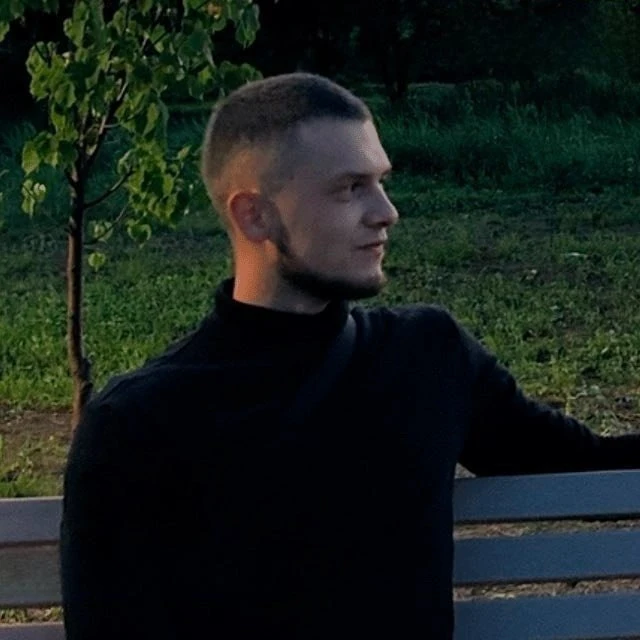 Екатеринбургский десантник вступился за сотрудницу полиции и помог задержать подозревае...
