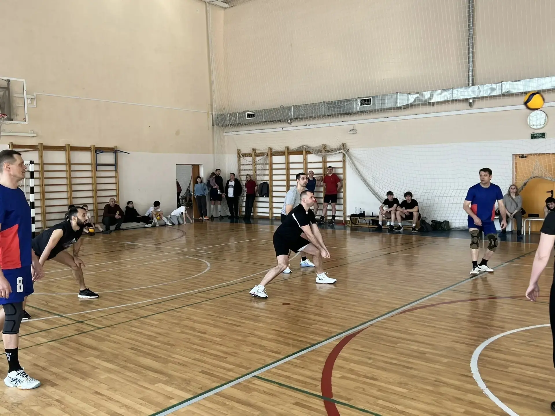 🏆🌷🏐 7 марта на базе МАОУ «Школа 16» прошел турнир по волейболу, посвященный Международному Женскому 
