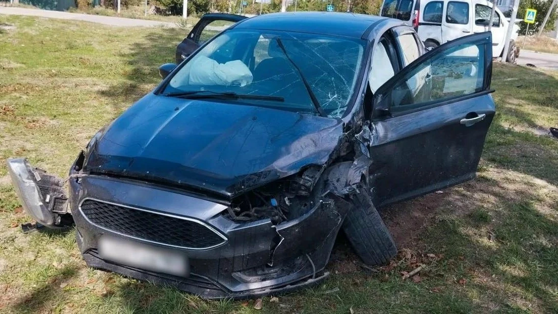 В Скадовске 1 октября произошла авария на перекрестке. 38-летний водитель Ford Focus, п...