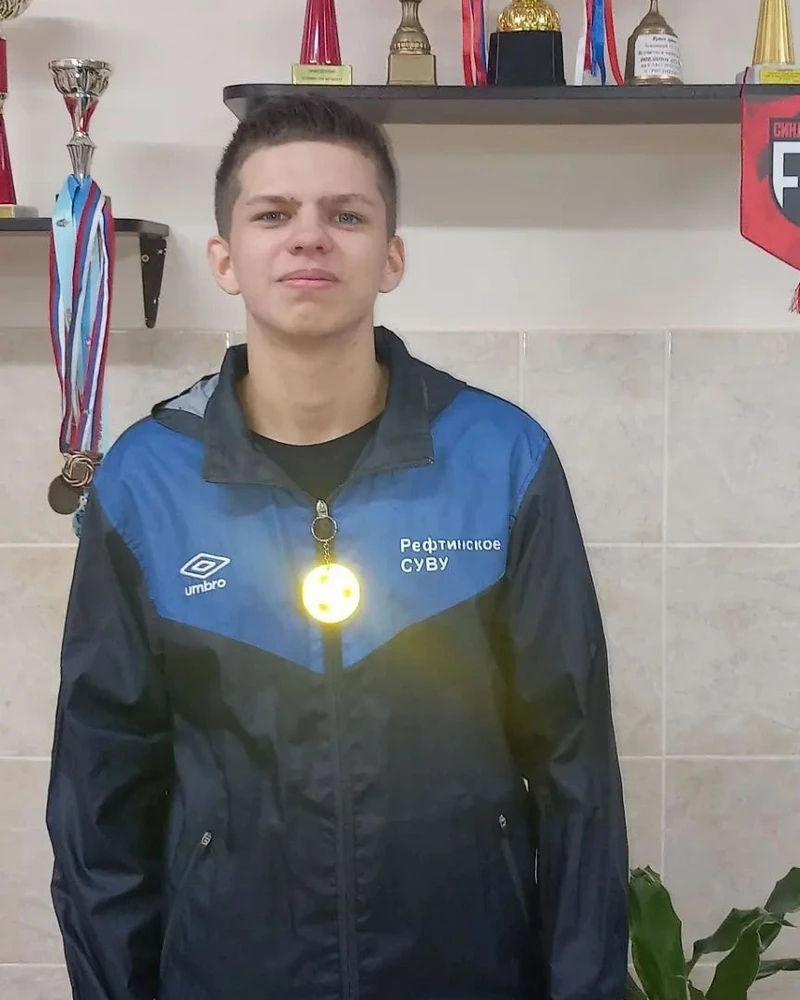 🚦 Мой модный защитник на тёмной дороге