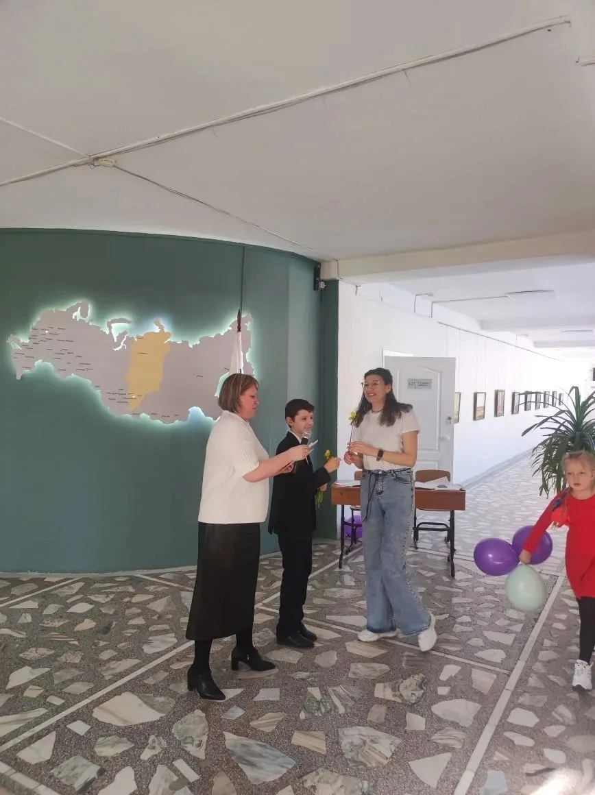 Сегодня в начальной школе прошел необычный Квиз для самых любимых, мудрых и талантливых — наших мам!