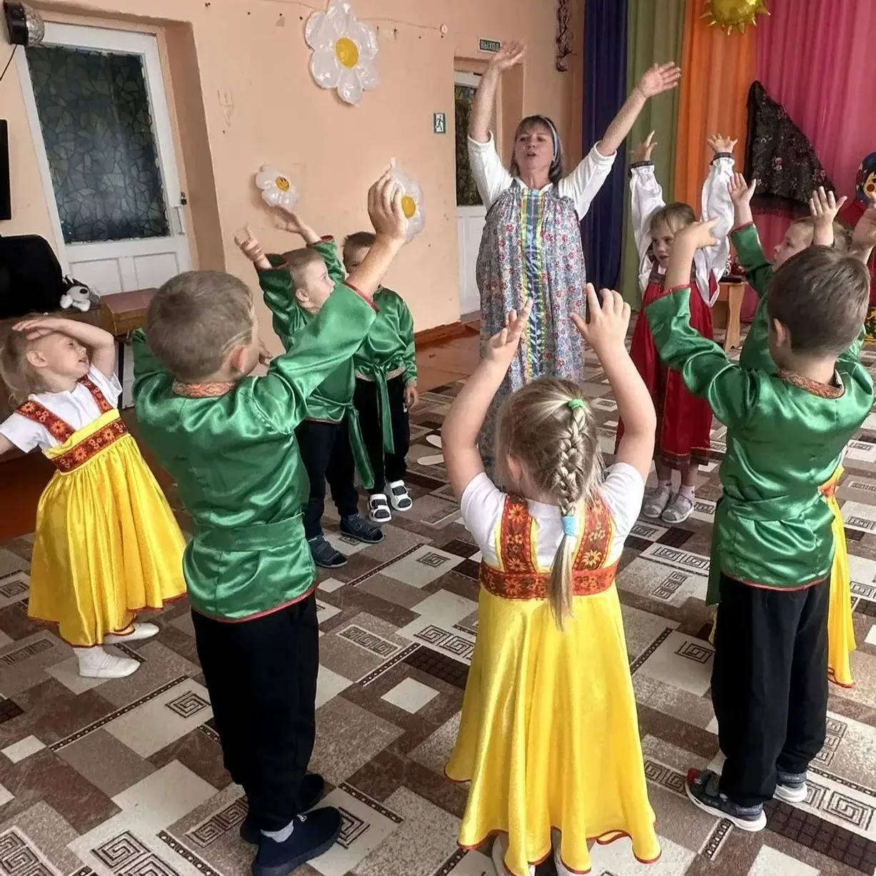 В детском саду состоялось тематическое мероприятие «Путешествие в страну Фольклора», посвящённое зна