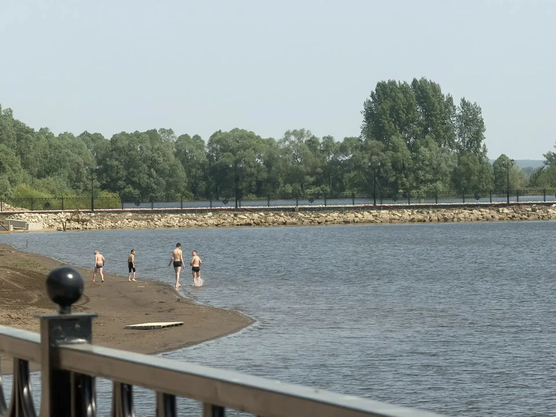 Обращаюсь  к родителям:  купание детей в водоёмах (как и взрослых) до открытия купально...