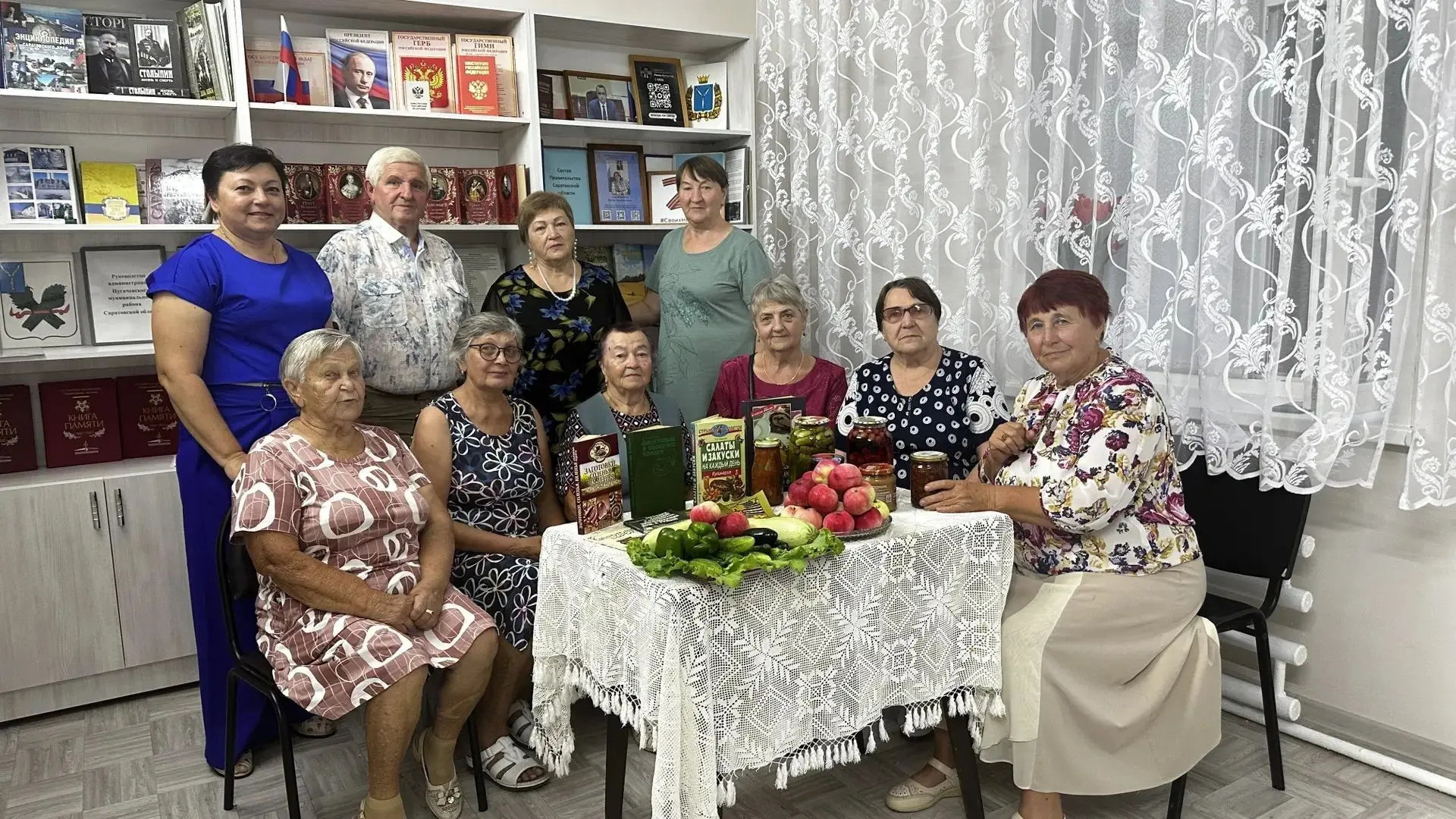 В рамках работы клуба по интересам «Огородник» при библиотеке села Давыдовка прошла встреча-практику