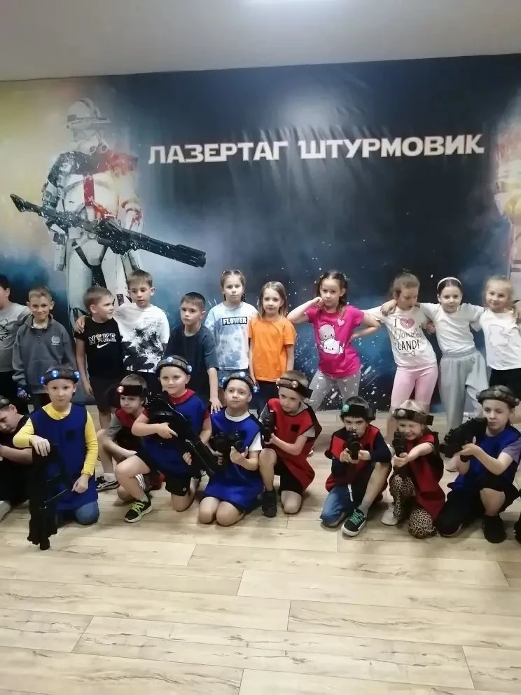 🎉 Первый класс позади: 1 «В» отмечает с драйвом!

Вот и пролетел первый учебный год для наших юных 