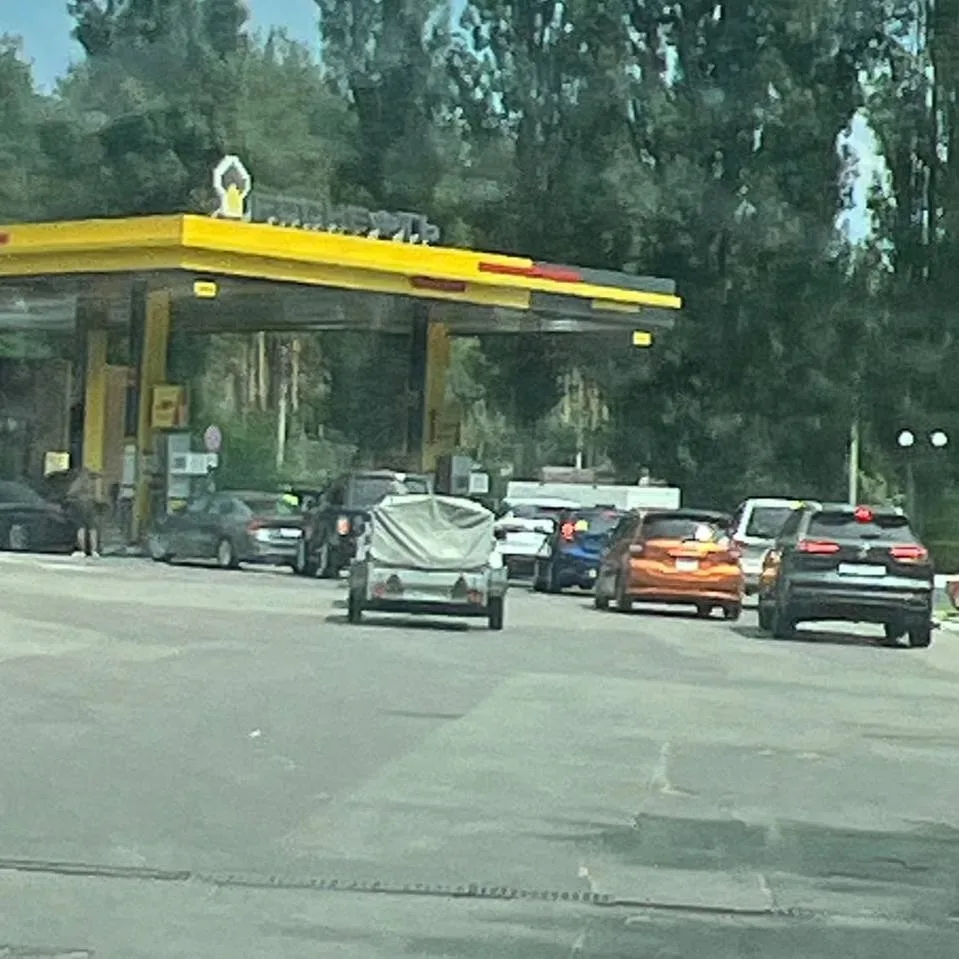 ⛽️ Воронежцам рекомендуется избегать создания искусственного ажиотажа на заправках

Некоторые сети а
