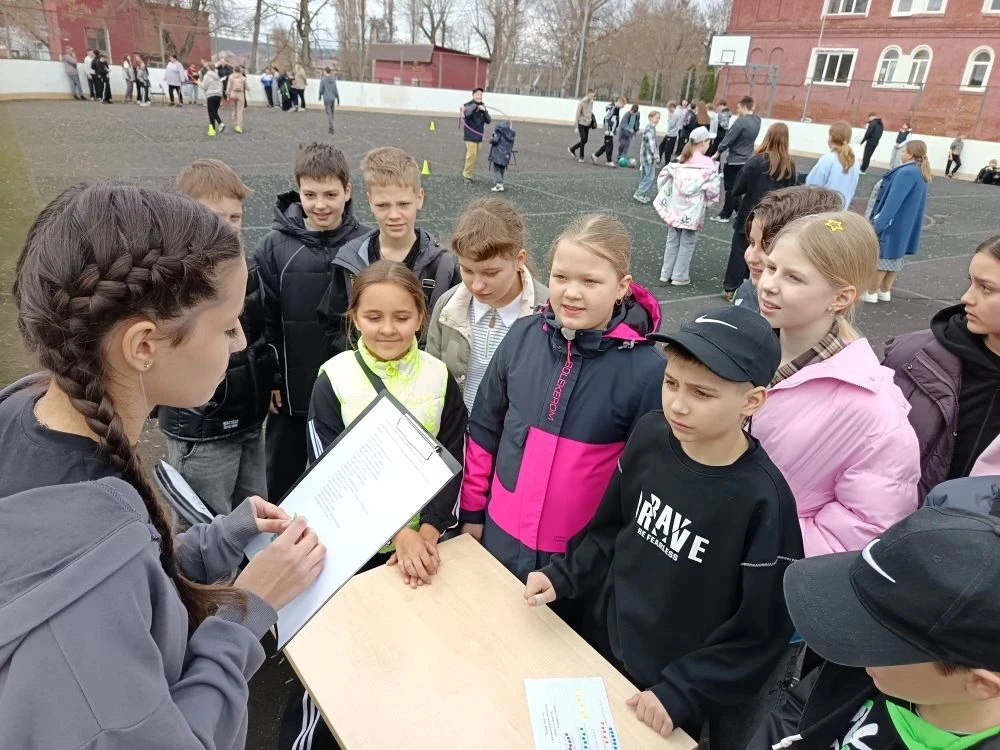 📢 Поздравляем 5А класс!  1 апреля наш 5А класс принял участие в спортивно-игровой программе «Каникул