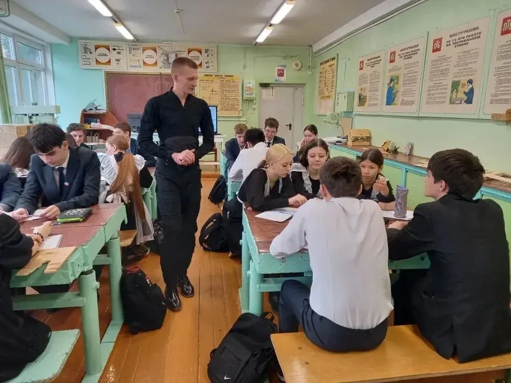🎓В рамках предметной недели эстетического цикла прошёл открытый урок в 9В классе, в 1 корпусе на тем