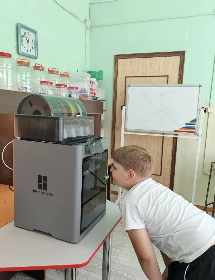 Поддержка юных талантов Ртищевского района: Глеб Яковлевич Хор передал 3D-принтер Станц...