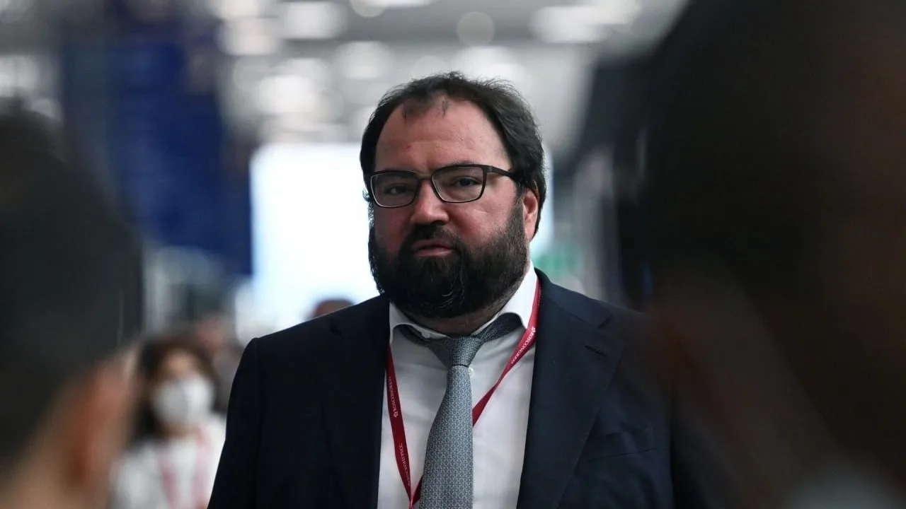 Приняты решения по ограничению доступа к ряду зарубежных платформ — об этом заявил глава Минцифры Ма