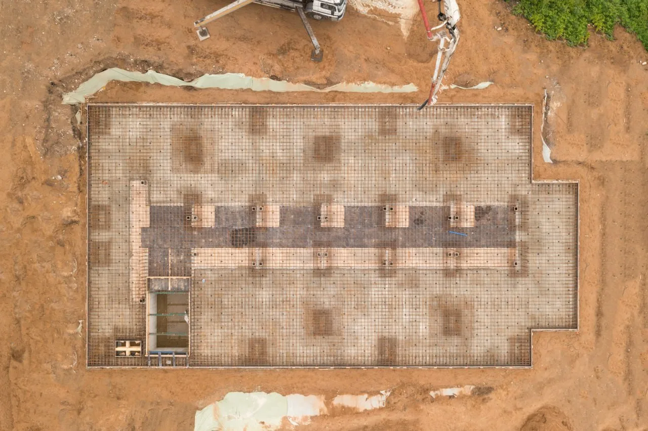Следим за ходом строительства гостиницы 1000 м² в поселке Коробицыно!

На данном объекте мы возводим