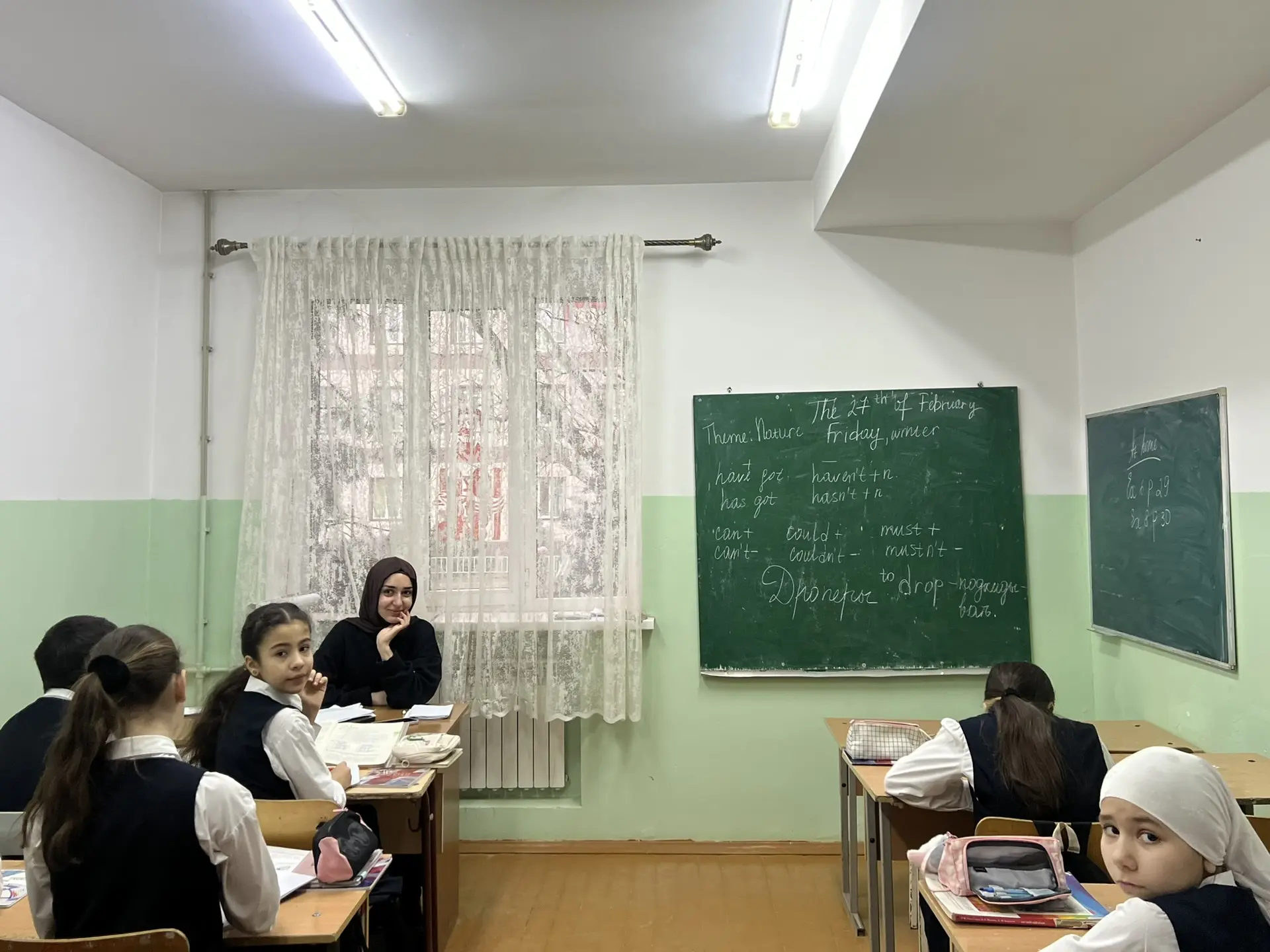 На этой неделе для учащихся МБОУ СОШ №58 прошли классные часы на очень важную тему: «Кто такие дропе