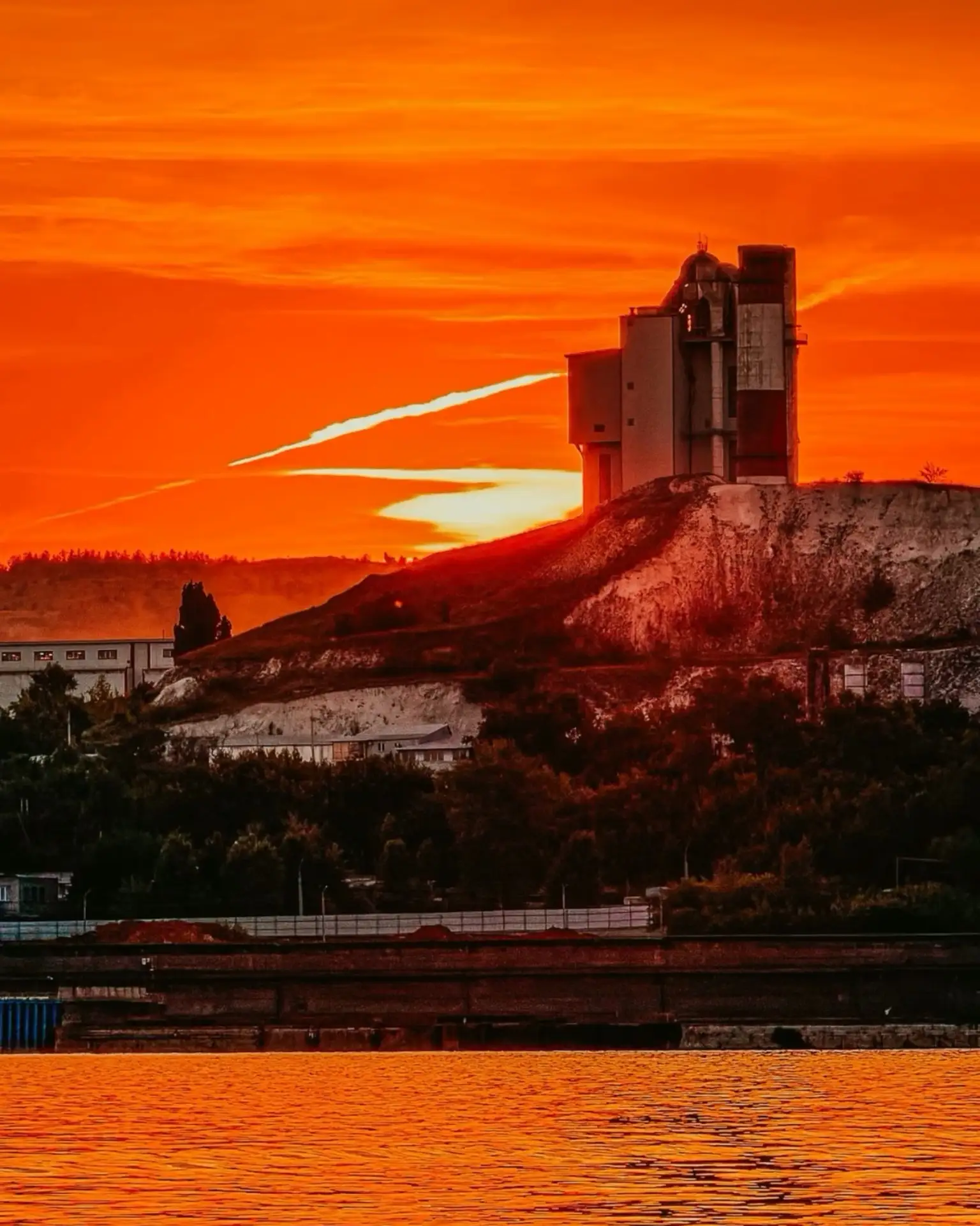 Вольск промышленный на закате 😍