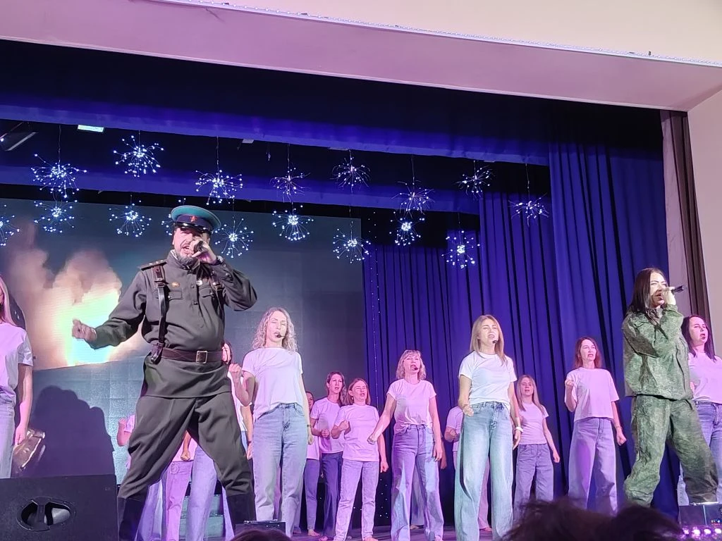🎤✨ Сегодня в ЦДТ с большим  успехом прошёл концерт  «Фестиваль „Радуга. Расширяя  границы…“», посвящ