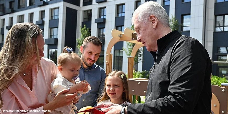 🏢 Сергей Собянин встретился с участниками реновации в районе Черемушки

В столичном районе Черемушк