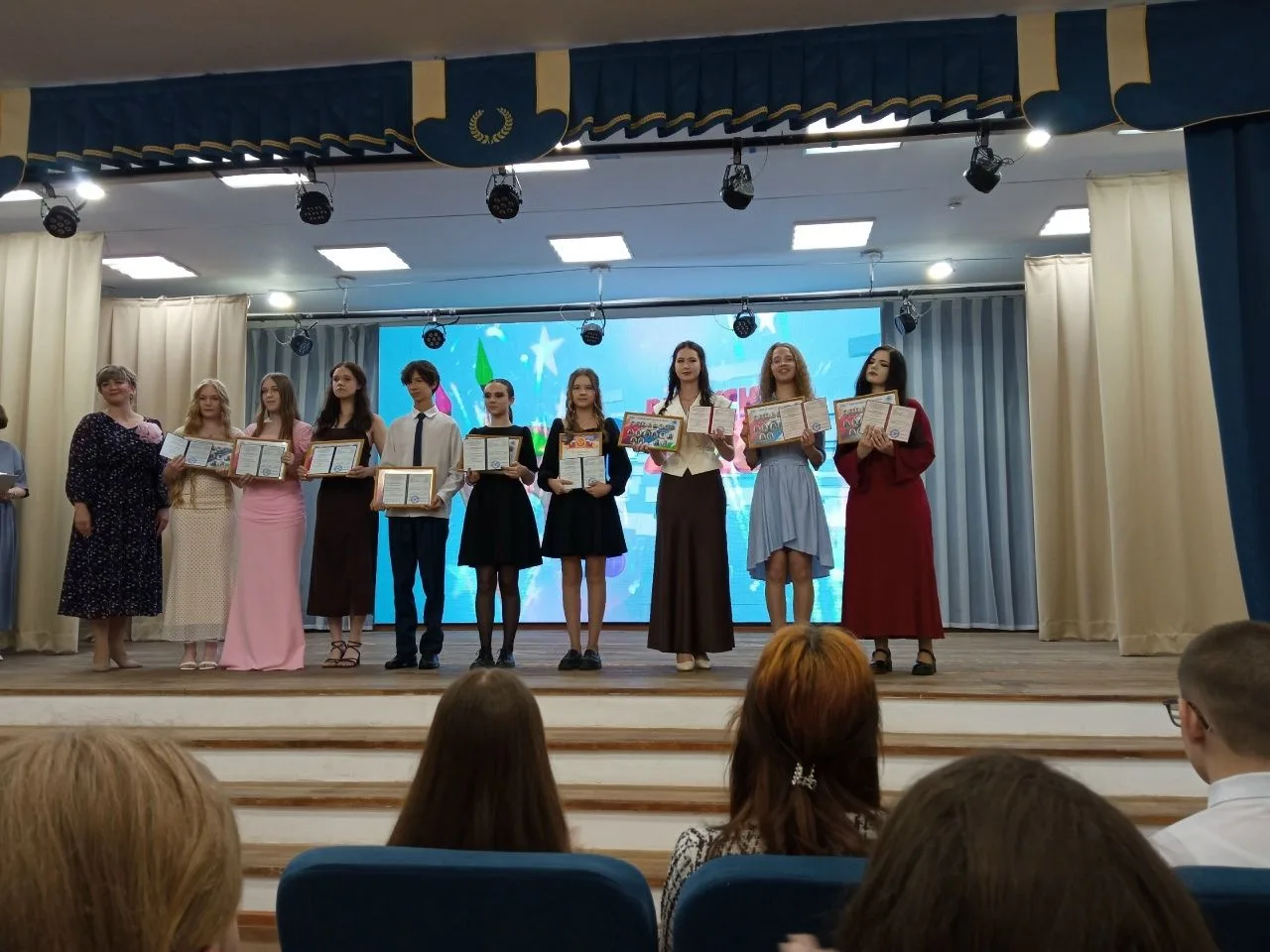 В ДШИ № 1 им.Ф.Липса состоялся потрясающий выпускной вечер! Это был вечер, наполненный музыкой, крас