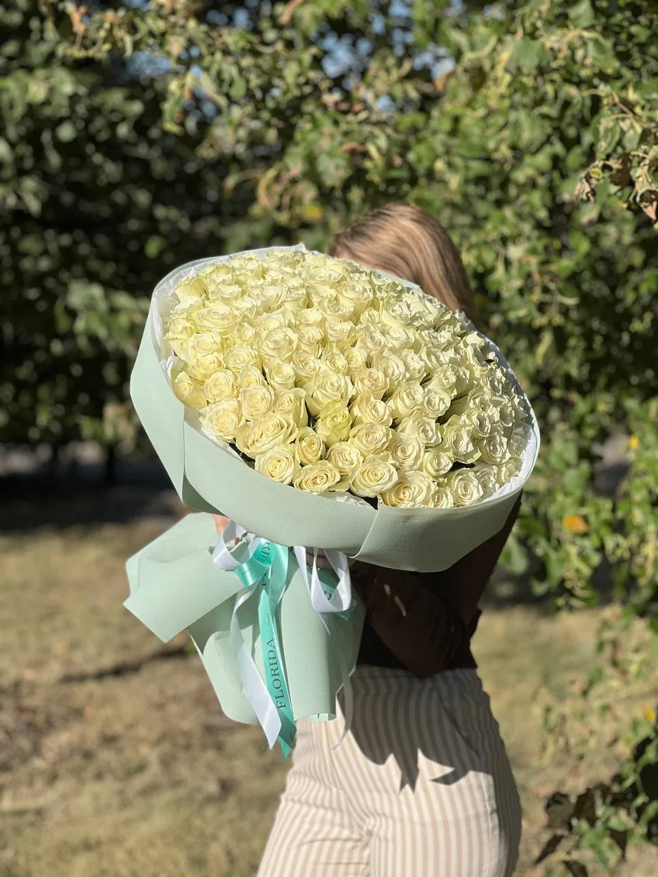 101 роза — когда одного букета просто недостаточно 🤍Большой монобукет из нежных роз Ке...