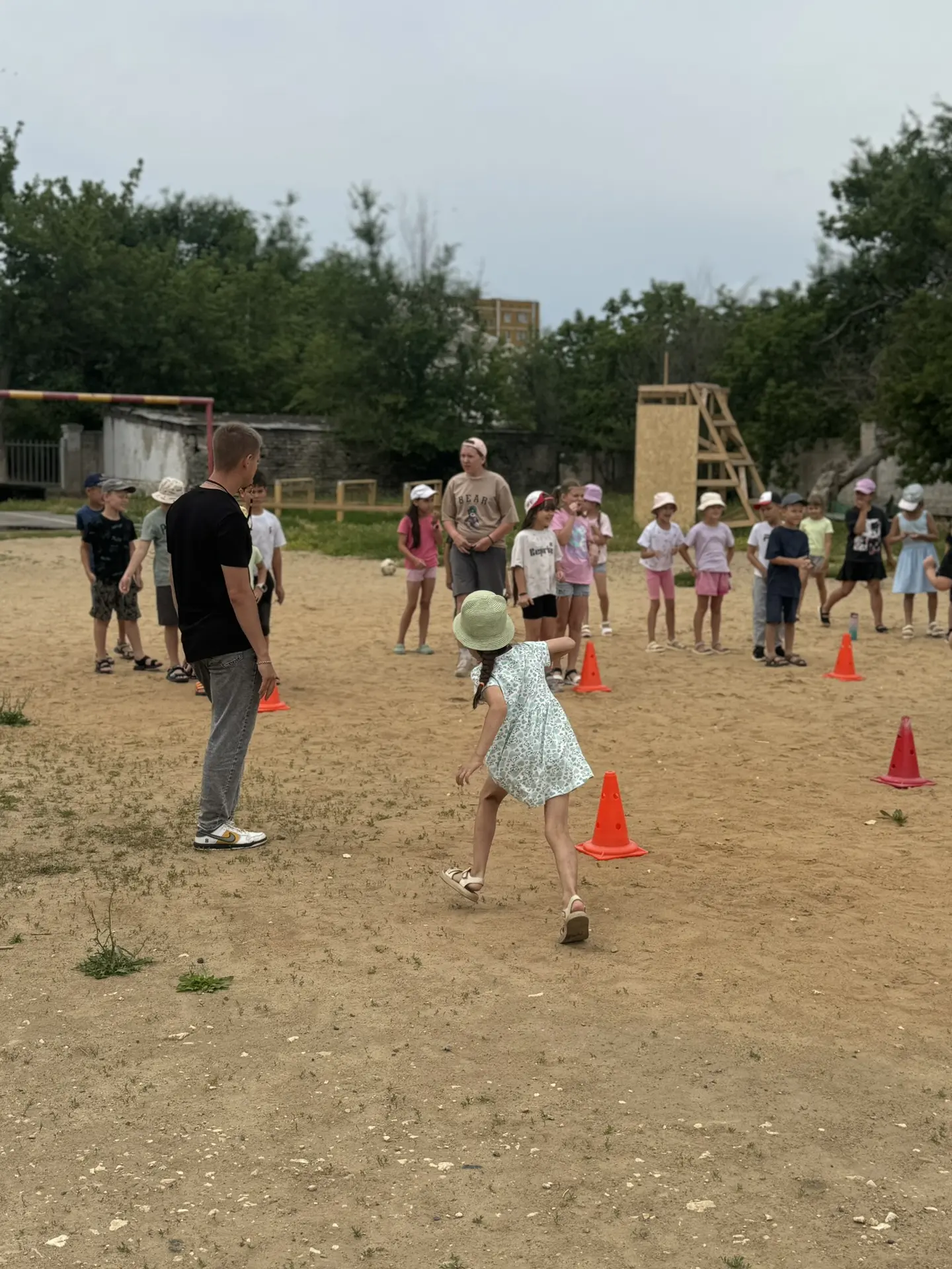 🏫Сегодня в пришкольном лагере "Русичи" мы провели захватывающие "Веселые старты"🤾‍♀️, которые заря