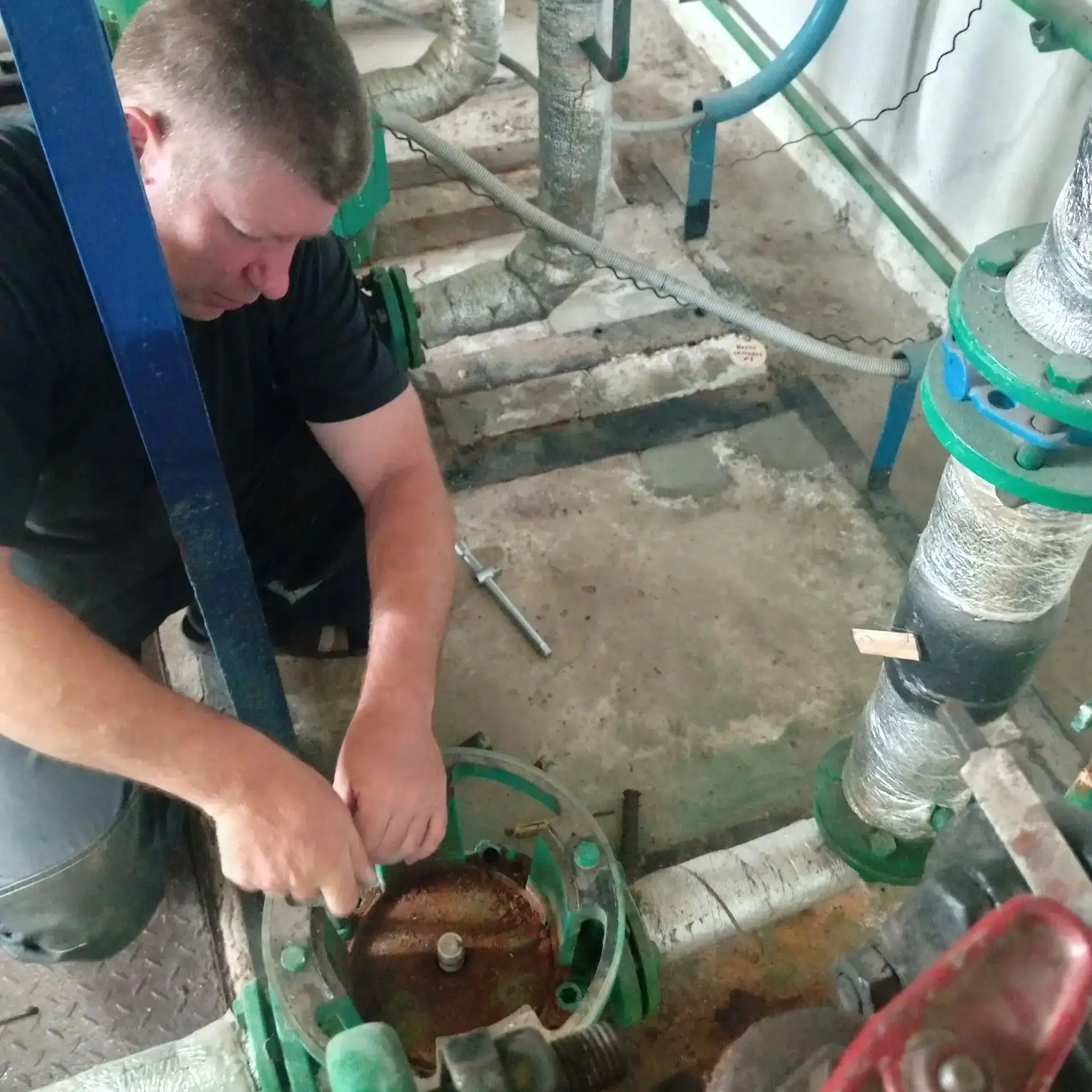 🔧 Замена сальникового уплотнения на сетевом насосе (котельная с. Головчино, посёлок)