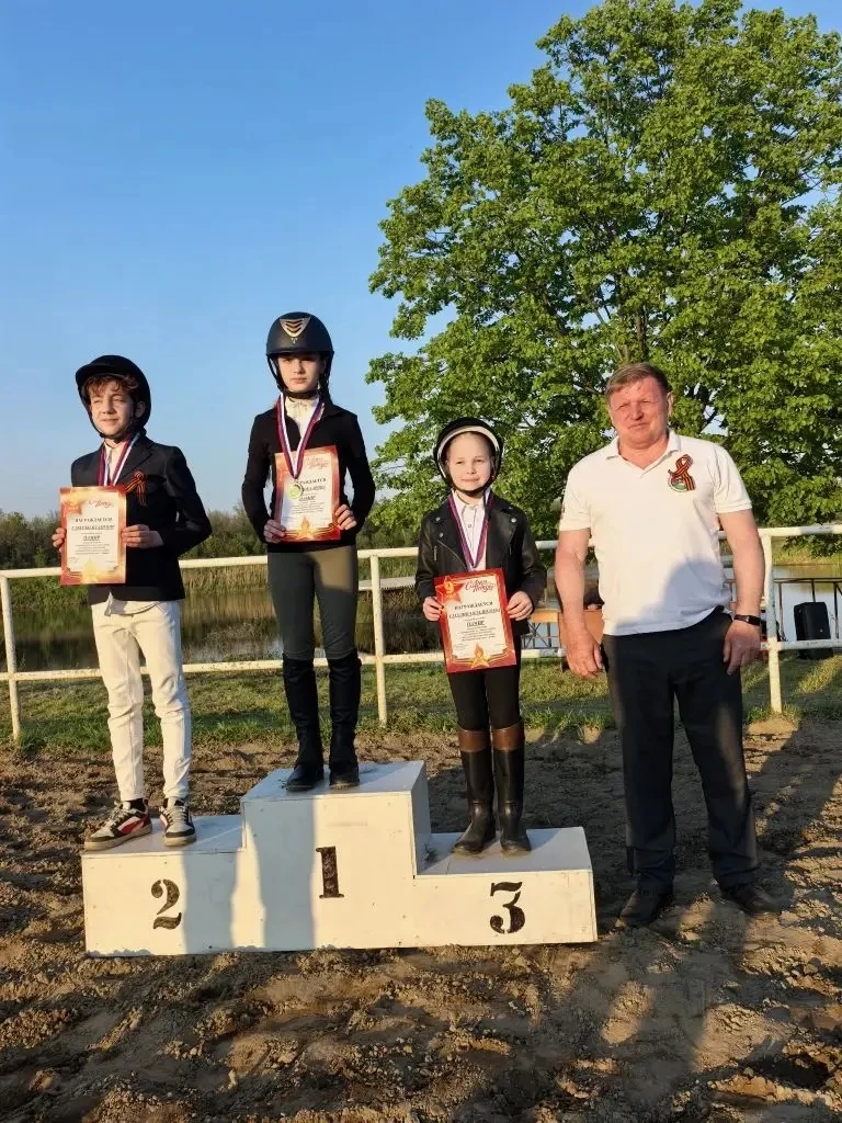 📣 Арина Пашкова — чемпионка по конному спорту!  Поздравляем нашу талантливую ученицу Арину Пашкову с