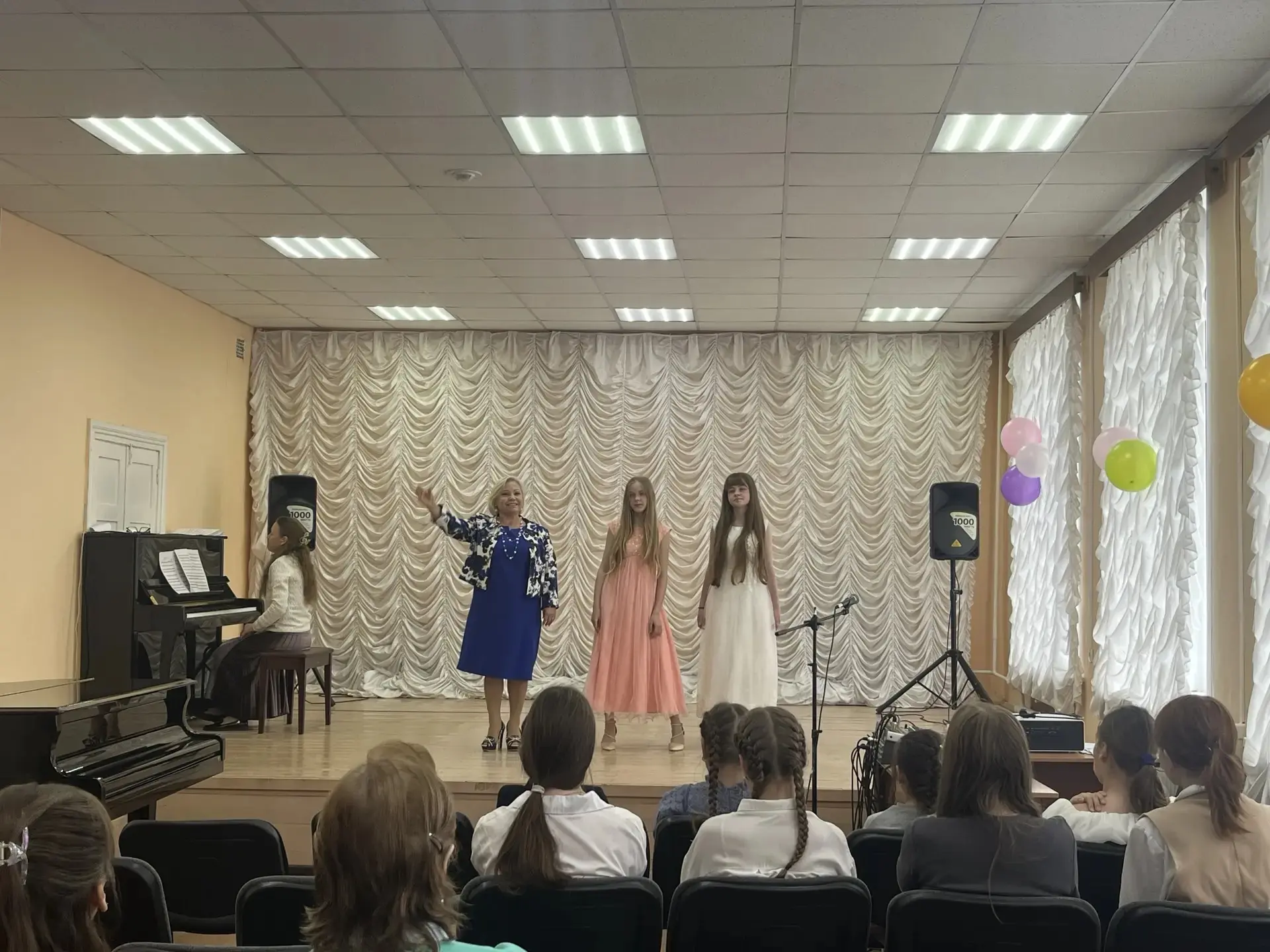 В рпСоколовый в рамках летней площадки состоялся концерт фортепианной музыки "Детские п...