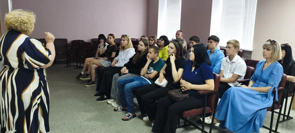В историческом музее Антрацитовского муниципального округа состоялся урок памяти «Подви...
