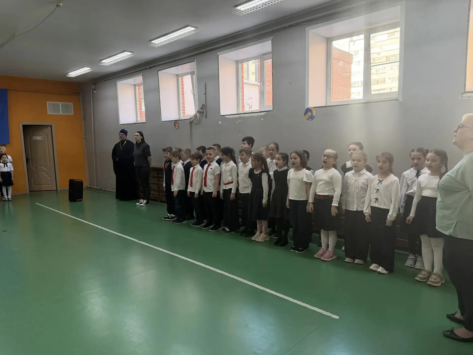 🌟✨ Последняя учебная неделя перед каникулами началась у нас традиционной линейкой! 🎉 Сегодня прошло 