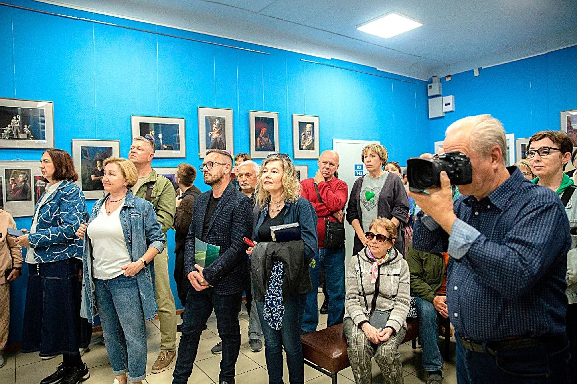 20 ЛЕТ ТВОРЧЕСТВА И ДРУЖБЫ: ФОТОКЛУБ «ЭХО» ОТМЕТИЛ ЮБИЛЕЙ ЯРКОЙ ВЫСТАВКОЙ!   В выставочном зале Ново