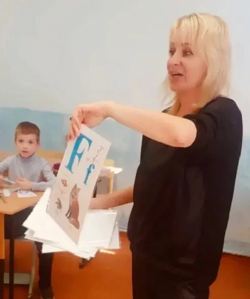 На уроке английского во 2 «А» продолжали знакомство с буквами и звуками 🔤