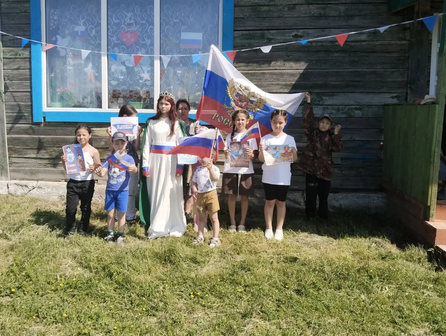 12 июня в Петелинском поселении прошла Всероссийская патриотическая акция «Ленточка России», охватив