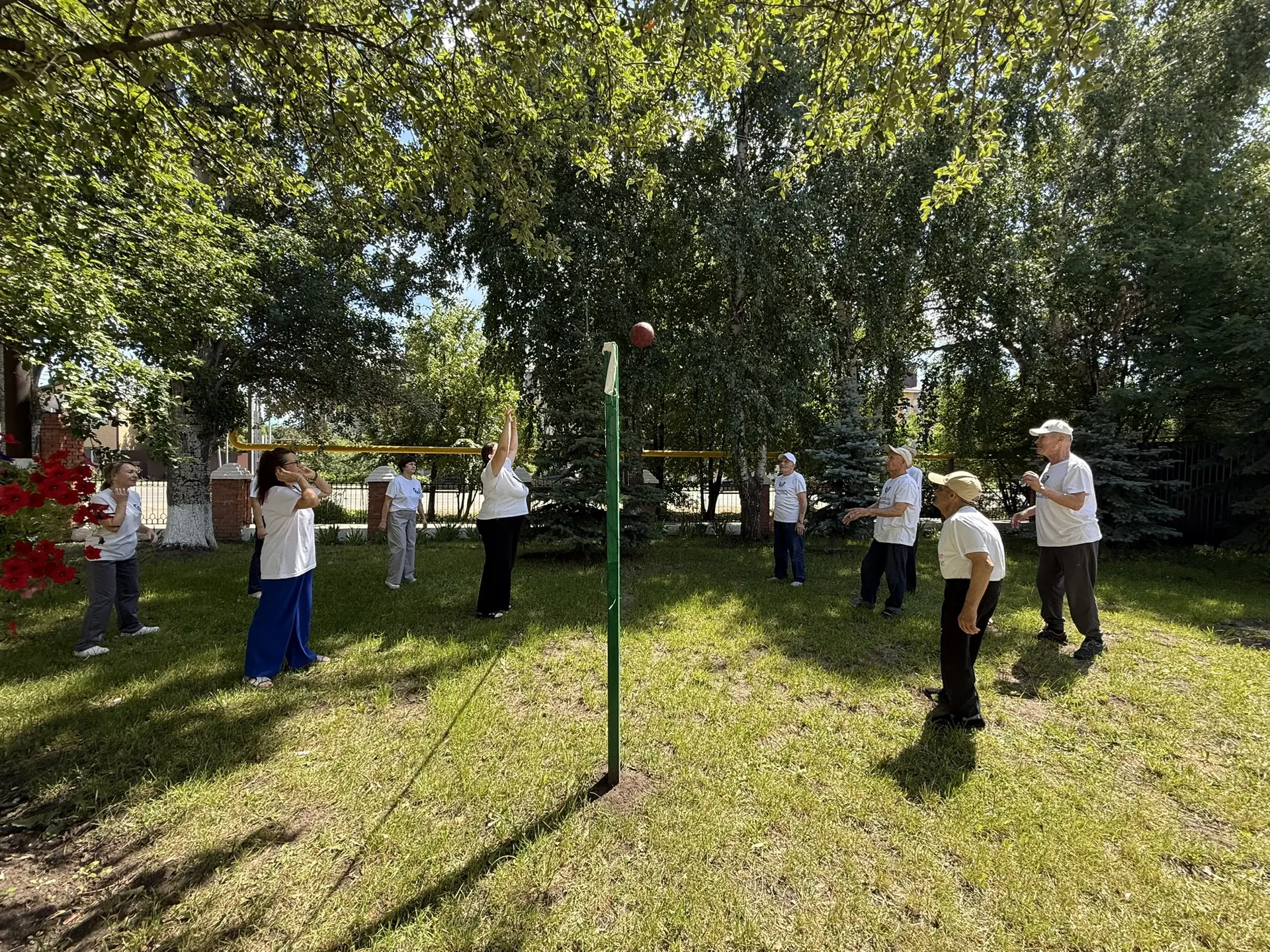 🏐 Дружба, азарт и движение — именно так прошёл наш спортивный день в рамках программы ...