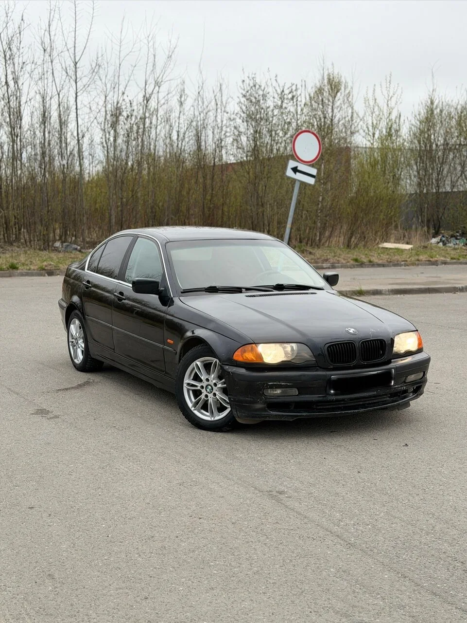 E46 с мотором м52б20ту
в хорошем состоянии
Едет бодро,коробка переключает.
Печка,кондиционер дуют
Вс