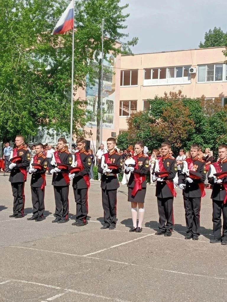 🎉Сегодня, 26 мая,  в нашей школе прозвенел "Последний школьный звонок".