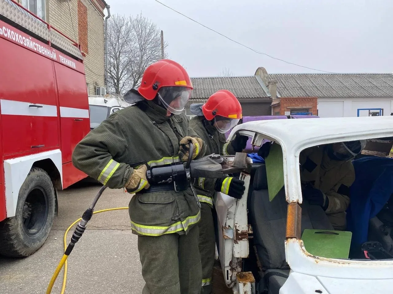 👨🏼‍🚒Будущее экономики —в руках профессионалов.  В России стартовал нацпроект «Кадры». Главная цель —