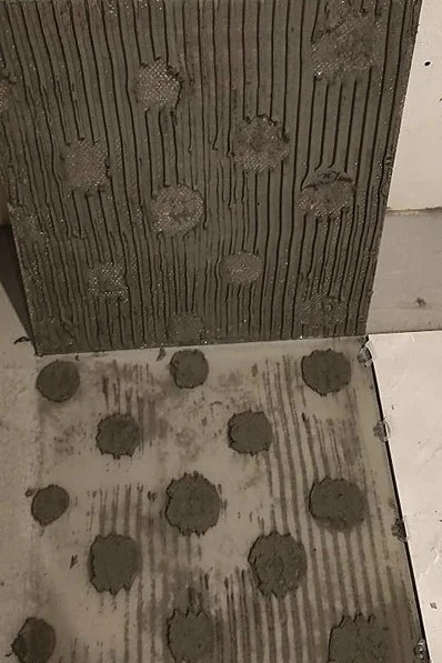 Пригласили мастера укладывать керамогранит 60х60. С первого дня возникли вопросы к шири...