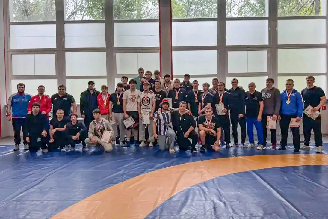 🥉 Пять бронзовых медалей областного первенства  - у борцов НПИ   👍 Пятеро студентов ЮРГПУ(НПИ) стали