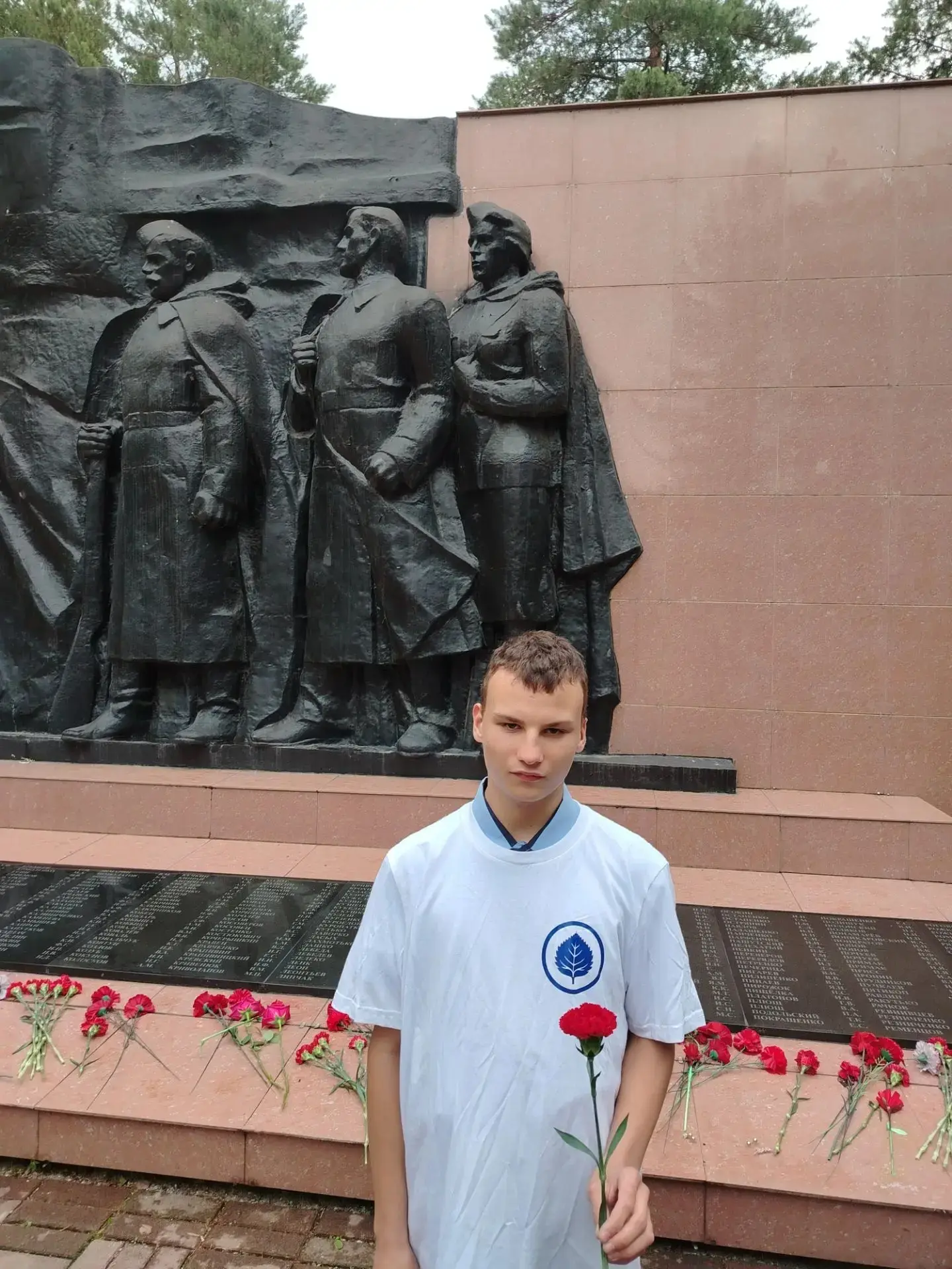 Акция "Свеча памяти" 🕯️

22 июня — одна из самых трагических дат в истории нашей страны. В этот Ден
