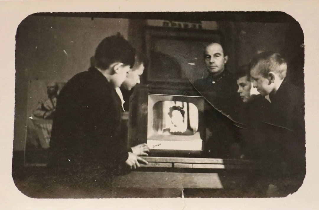 История одной фотографии. Первый телевизор»