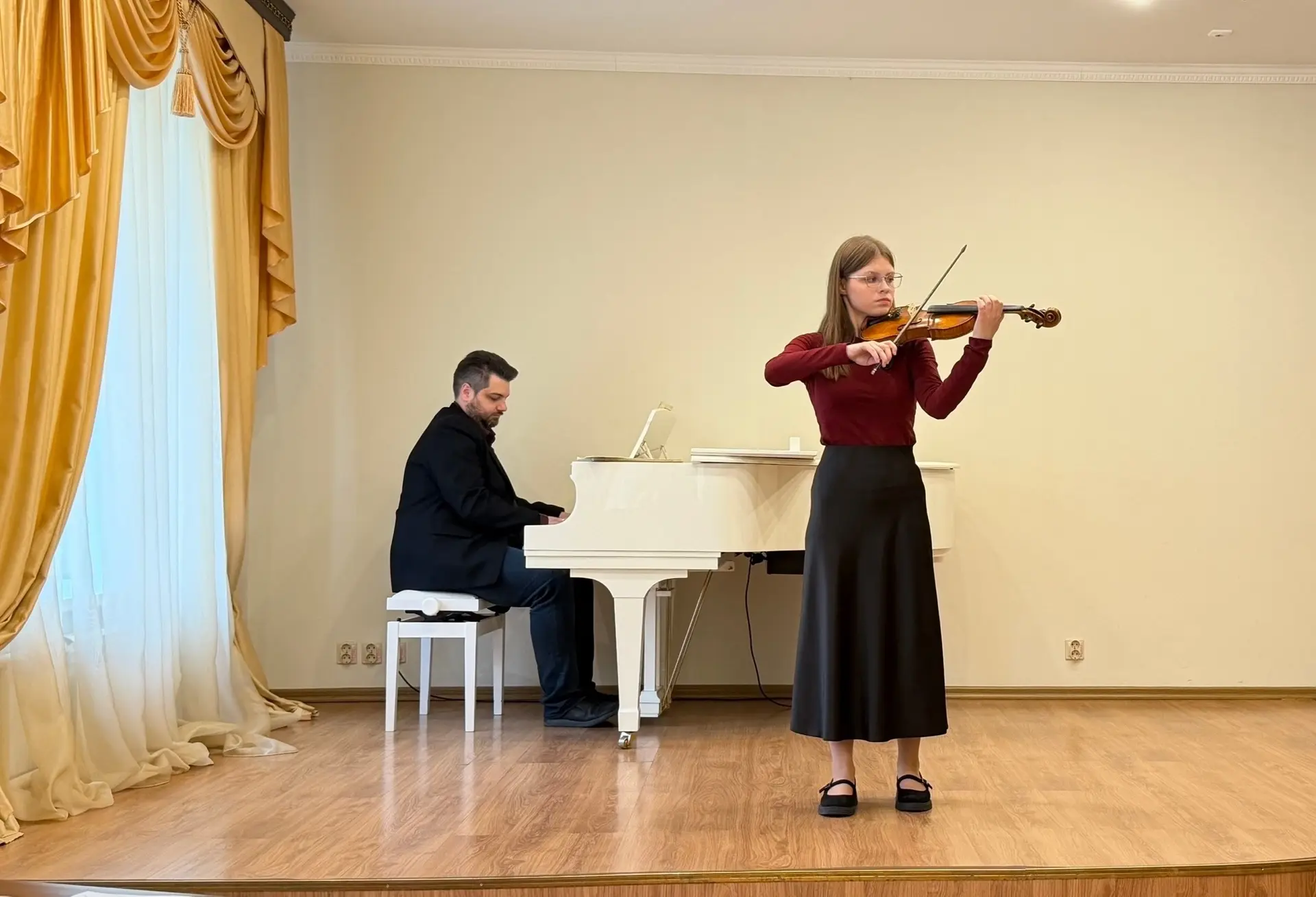 🎻 Студентка Мурманского колледжа искусств вошла в состав Всероссийского юношеского сим...