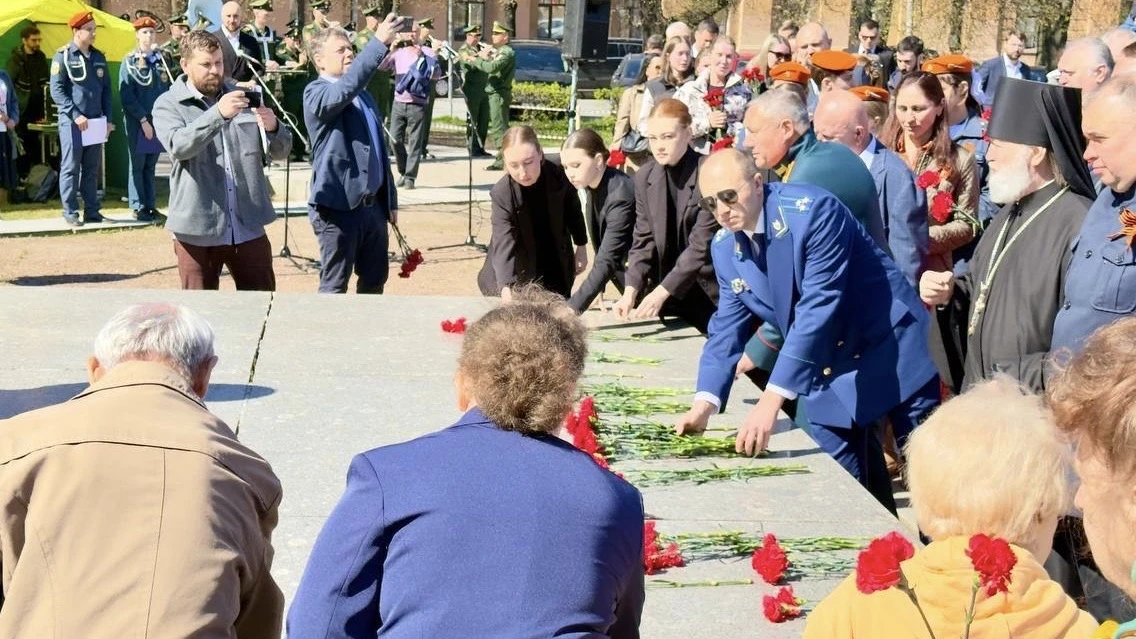 В преддверии Дня Великой Победы состоялось торжественное возложение цветов к памятнику Юнгам Балтики